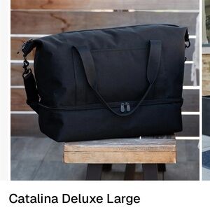 Lo & Sons Catalina Deluxe Large Black Duffel Bag